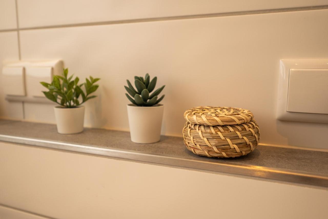 Maremar - Design Apartment - Luxus Boxspringbett - Zentral - Kueche - Arbeitsplatz - Highspeed Wlan 게라 외부 사진