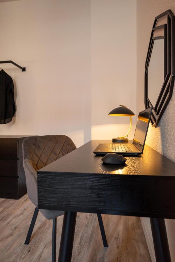 Maremar - Design Apartment - Luxus Boxspringbett - Zentral - Kueche - Arbeitsplatz - Highspeed Wlan 게라 외부 사진